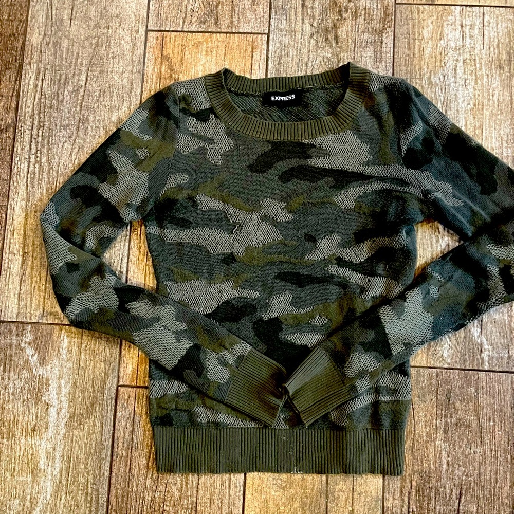 Express camouflage sweater